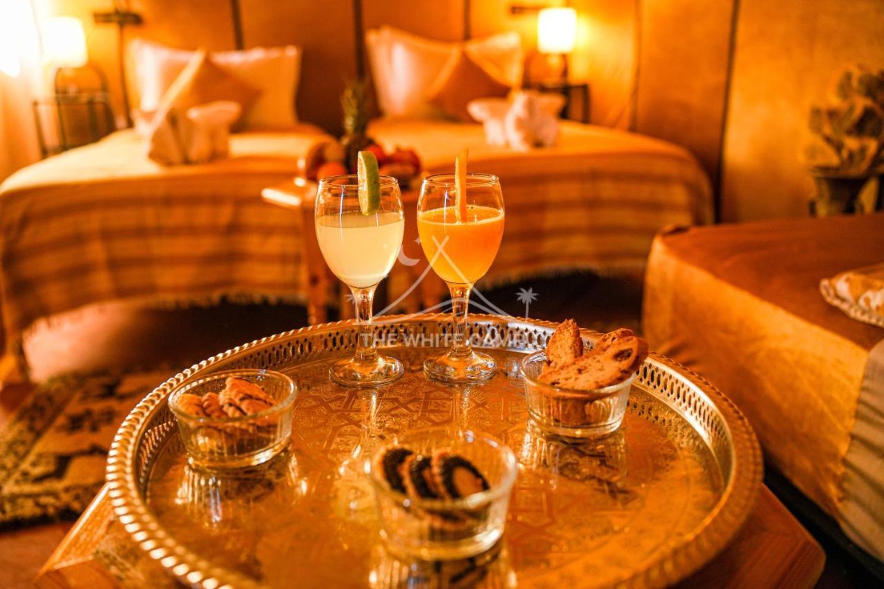The White Camp - Your Merzouga Luxury Desert Camp & Erg Chebbi Dunes Camel Riding מראה חיצוני תמונה