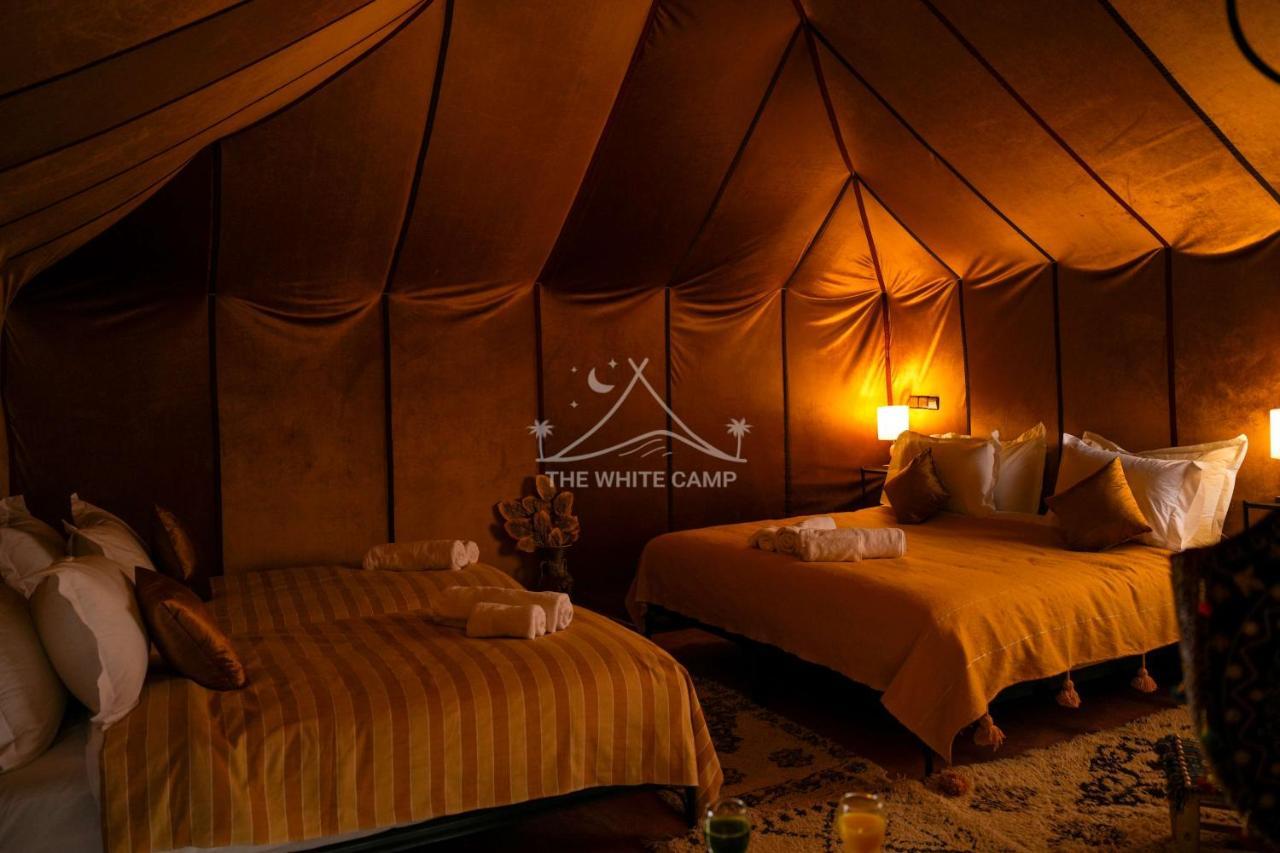 The White Camp - Your Merzouga Luxury Desert Camp & Erg Chebbi Dunes Camel Riding מראה חיצוני תמונה