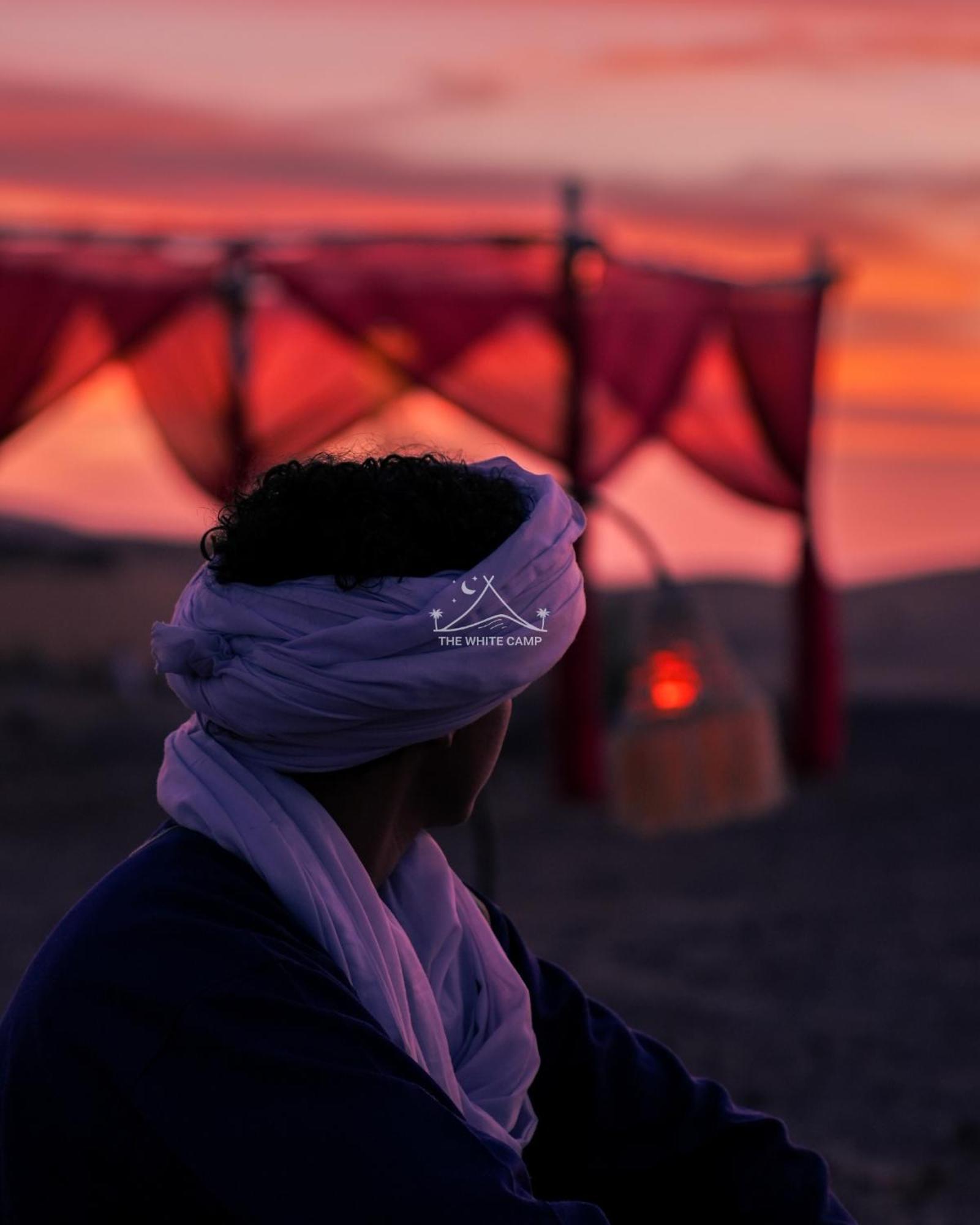 The White Camp - Your Merzouga Luxury Desert Camp & Erg Chebbi Dunes Camel Riding מראה חיצוני תמונה
