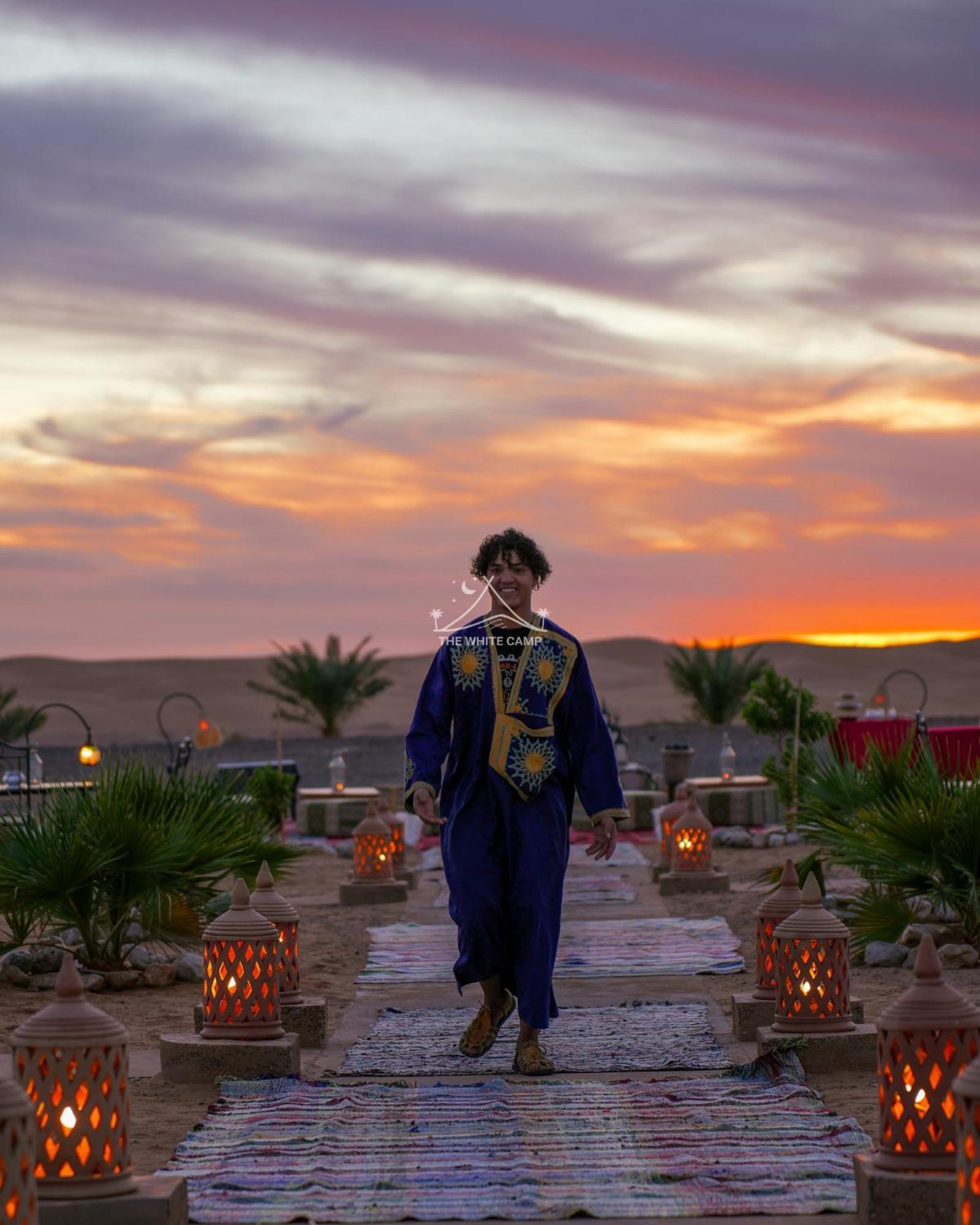The White Camp - Your Merzouga Luxury Desert Camp & Erg Chebbi Dunes Camel Riding מראה חיצוני תמונה