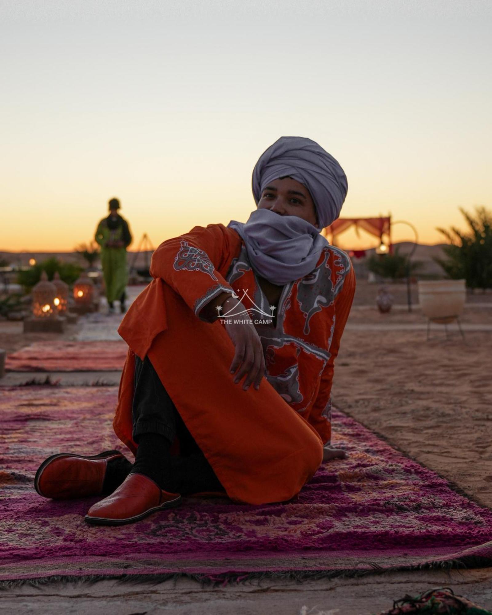 The White Camp - Your Merzouga Luxury Desert Camp & Erg Chebbi Dunes Camel Riding מראה חיצוני תמונה